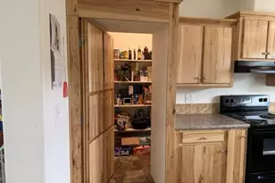 880 N 11th Ave, Elgin, OR 97827 - Photo 5