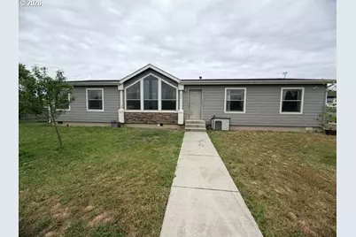 880 N 11th Ave, Elgin, OR 97827 - Photo 1
