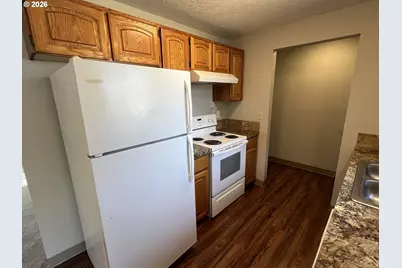 8608 NW 10th Ct, Vancouver, WA 98665 - Photo 7