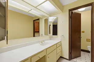 64 Wheatherstone Ct, Lake Oswego, OR 97035 - Photo 21