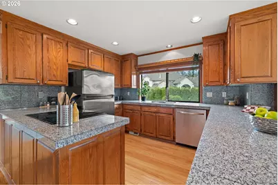 11734 SE Banbury Cir, Happy Valley, OR 97086 - Photo 9