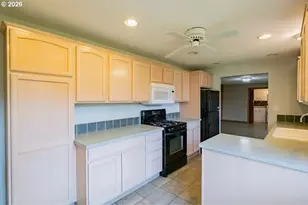3603 Pioneer Dr SE, Salem, OR 97302 - Photo 13
