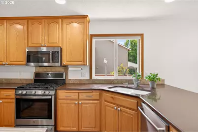 671 NW Allen Ct, McMinnville, OR 97128 - Photo 17