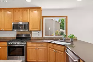 671 NW Allen Ct, McMinnville, OR 97128 - Photo 17