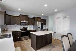 5290 Squirrel St, Springfield, OR 97478 - Photo 9