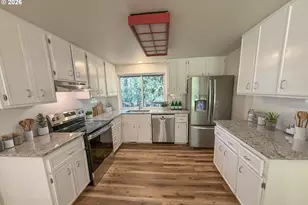 2901 Timberline Dr, Eugene, OR 97405 - Photo 9