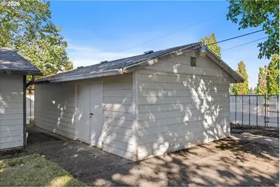 1438 SE Cochran Dr, Gresham, OR 97080 - Photo 31