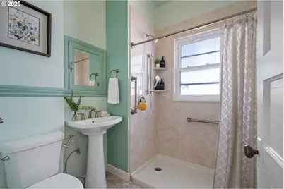 6635 NE Mallory Ave, Portland, OR 97211 - Photo 25