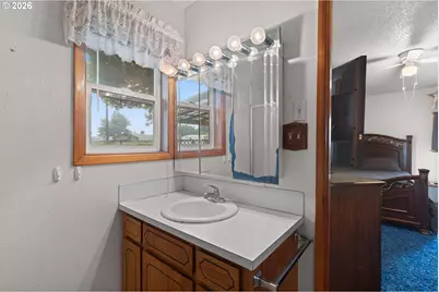 10301 Emily Dr, Island City, OR 97850 - Photo 25