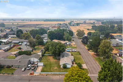 10301 Emily Dr, Island City, OR 97850 - Photo 29