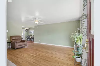 3267 SE 179th Ave, Portland, OR 97236 - Photo 5