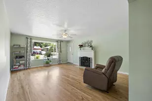 3267 SE 179th Ave, Portland, OR 97236 - Photo 9