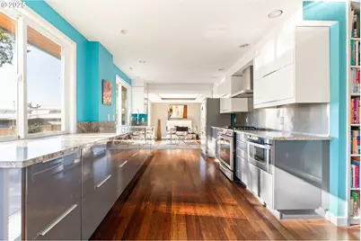 5544 SW Wilbard St, Portland, OR 97219 - Photo 9