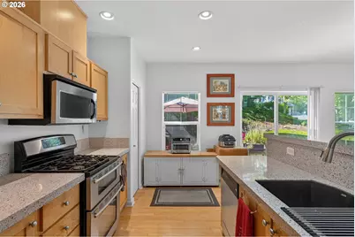 10813 SW Canterbury Ln #104, Tigard, OR 97224 - Photo 5