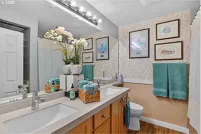 10813 SW Canterbury Ln #104, Tigard, OR 97224 - Photo 11