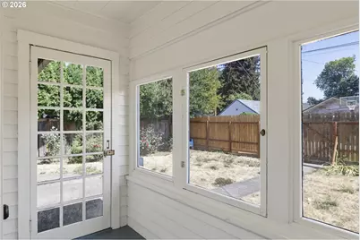 942 NE Summer St, Salem, OR 97301 - Photo 17