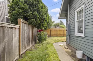 942 NE Summer St, Salem, OR 97301 - Photo 33