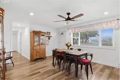 511 NE 7th St, Battle Ground, WA 98604 - Photo 7