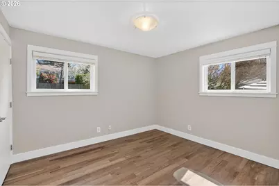 9824 SW 56th Ave, Portland, OR 97219 - Photo 17