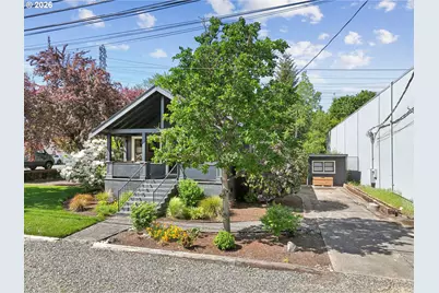 2105 SE Ochoco St, Portland, OR 97222 - Photo 3