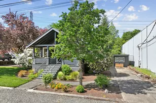 2105 SE Ochoco St, Portland, OR 97222 - Photo 3
