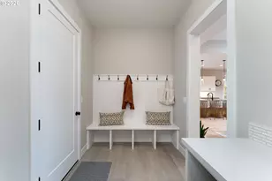 8044 SW Knudsen Pl, Portland, OR 97223 - Photo 35