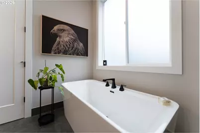 8044 SW Knudsen Pl, Portland, OR 97223 - Photo 27