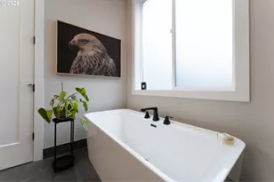 8044 SW Knudsen Pl, Portland, OR 97223 - Photo 27