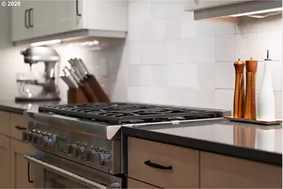 8044 SW Knudsen Pl, Portland, OR 97223 - Photo 21