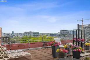 2021 SW Main St, Portland, OR 97205 - Photo 35