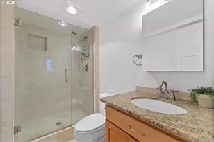 2021 SW Main St, Portland, OR 97205 - Photo 23