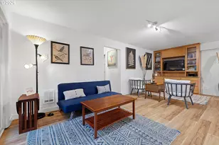 2021 SW Main St, Portland, OR 97205 - Photo 7