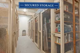 2021 SW Main St, Portland, OR 97205 - Photo 45