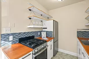 709 SW 16th Ave, Portland, OR 97205 - Photo 15