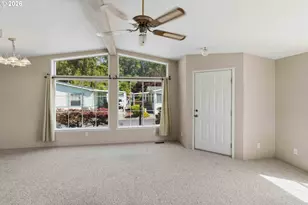318 Peacock Ln, Kelso, WA 98626 - Photo 13