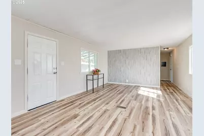 612 N Cascade Dr #23, Woodburn, OR 97071 - Photo 9