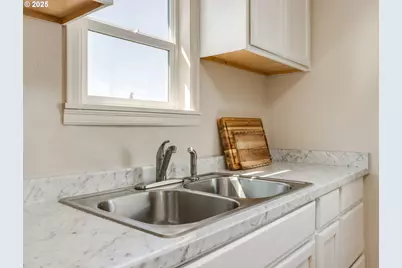 612 N Cascade Dr #23, Woodburn, OR 97071 - Photo 17