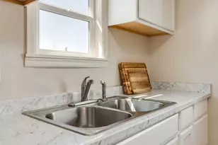 612 N Cascade Dr, Woodburn, OR 97071 - Photo 17