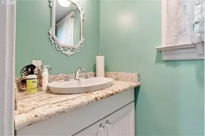 3906 S Kelly Ave, Portland, OR 97239 - Photo 21