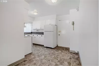 1147 SE 174th Ave, Portland, OR 97233 - Photo 11