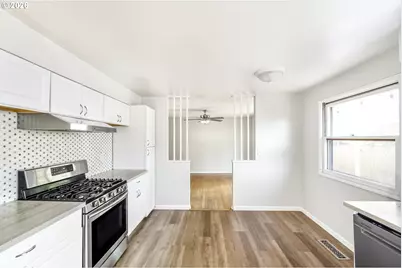 16560 SE Haig Dr, Portland, OR 97236 - Photo 13