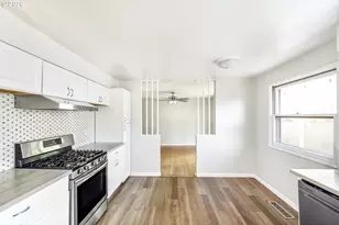 16560 SE Haig Dr, Portland, OR 97236 - Photo 13