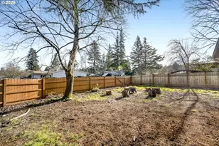 16560 SE Haig Dr, Portland, OR 97236 - Photo 35