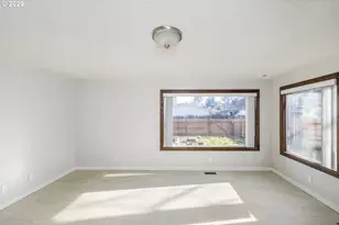 16560 SE Haig Dr, Portland, OR 97236 - Photo 23