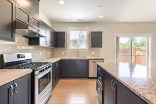 28748 SW Finland Ave, Wilsonville, OR 97070 - Photo 9