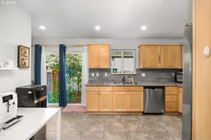 10971 SE Holgate Blvd, Portland, OR 97266 - Photo 9