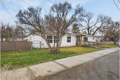 381 2nd St, Baker City, OR 97814 - Photo 3