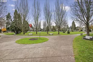 1202 NE Parks Edge Cir, Hillsboro, OR 97124 - Photo 33