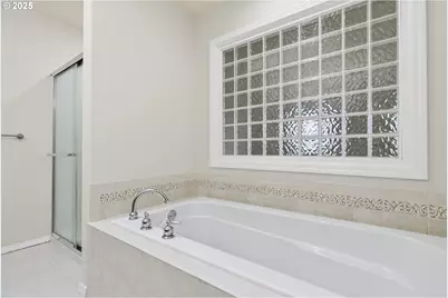 1202 NE Parks Edge Cir, Hillsboro, OR 97124 - Photo 25