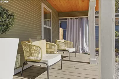 207 N Oak St, Bingen, WA 98605 - Photo 3